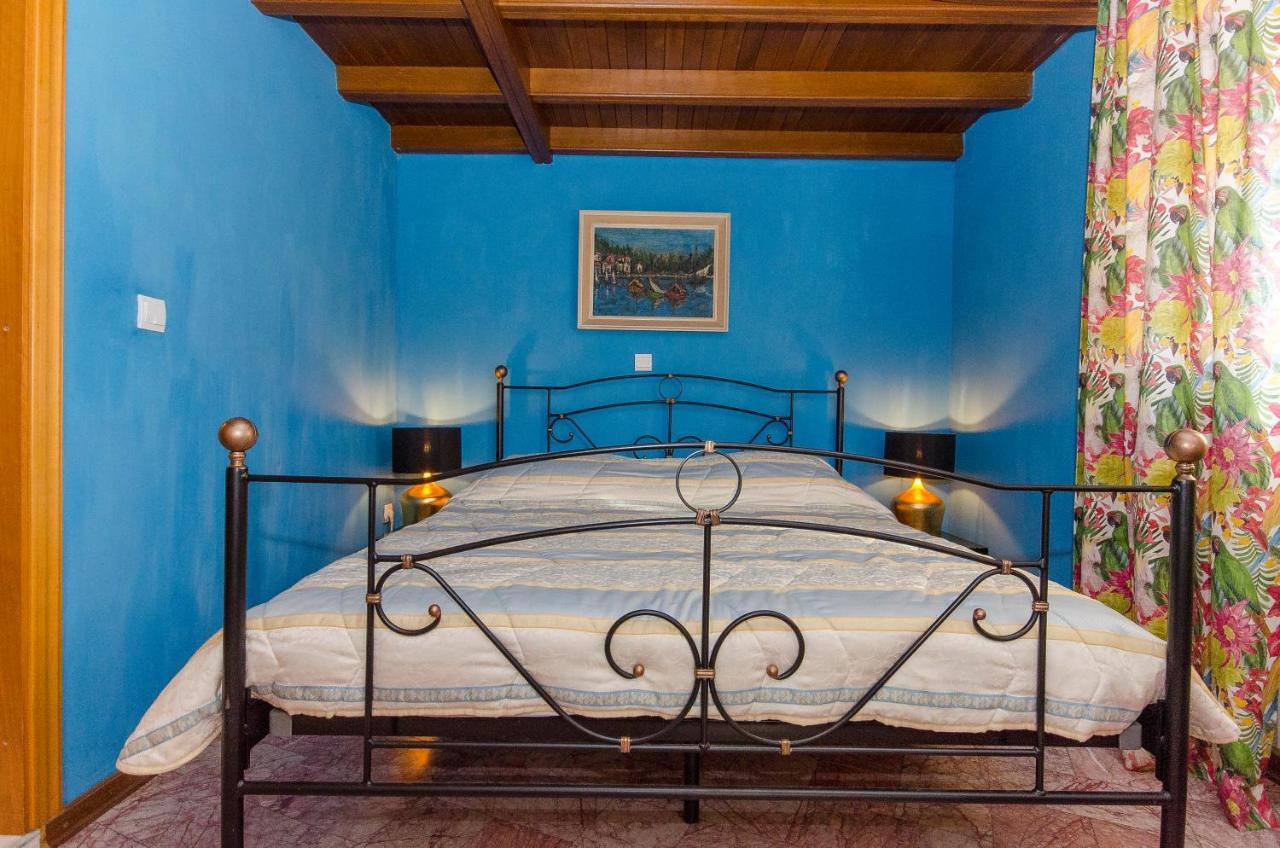 Vialli Apartman *