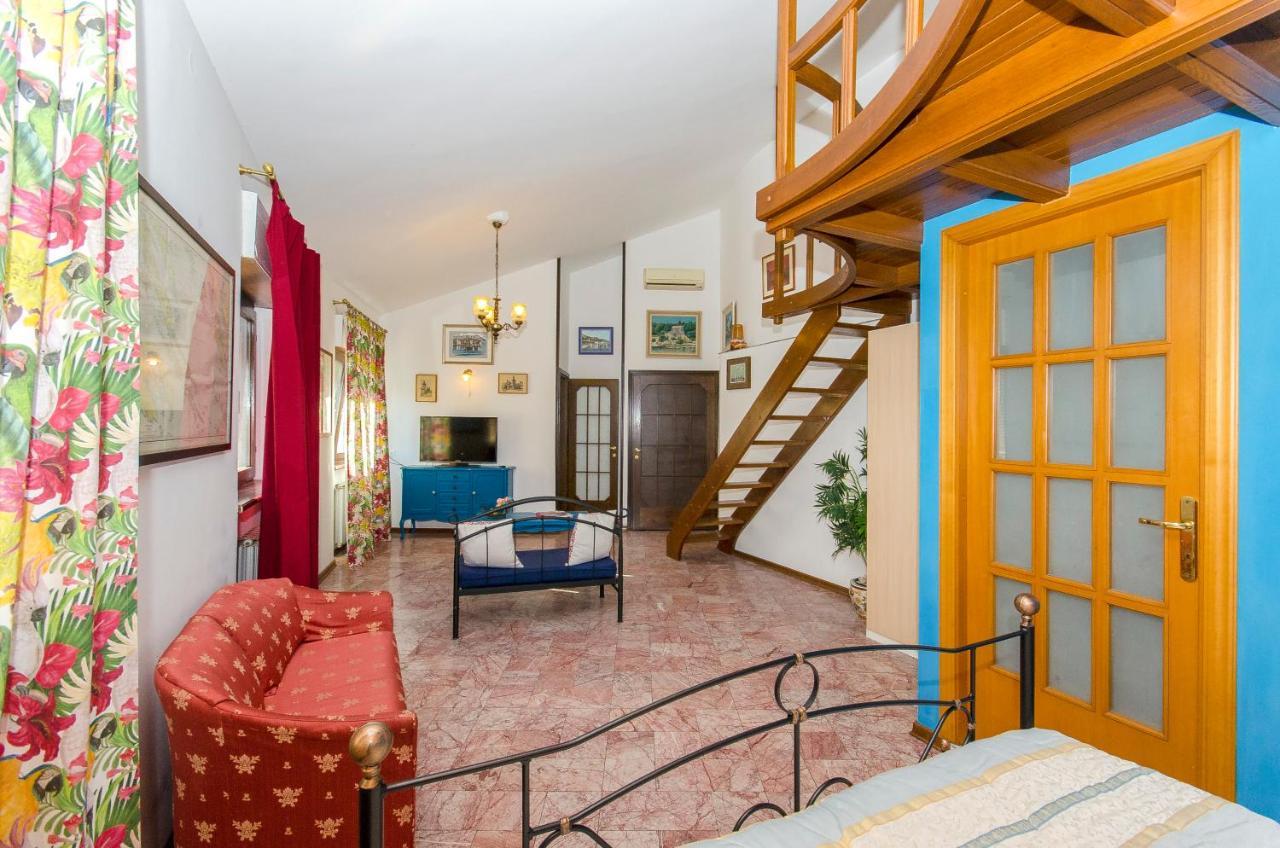 Vialli Apartman *
